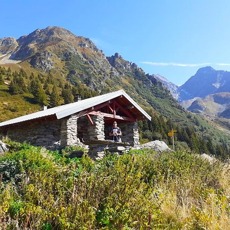 Le Refuge Du Poete Apartman Saint-François-de-Sales Kültér fotó