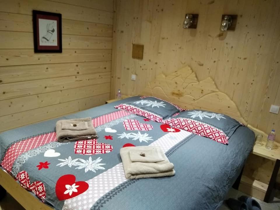 Le Refuge Du Poete Apartman Saint-François-de-Sales Kültér fotó