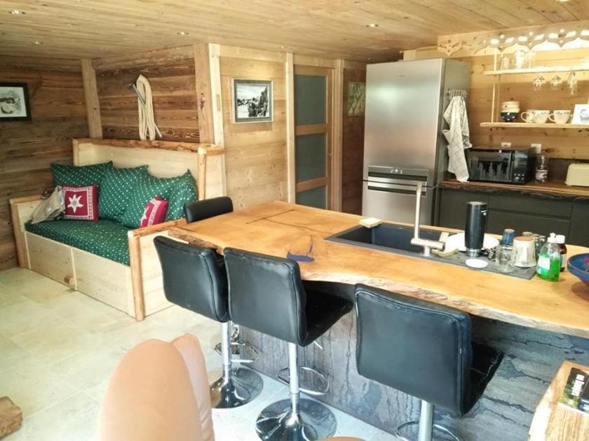 Le Refuge Du Poete Apartman Saint-François-de-Sales Kültér fotó